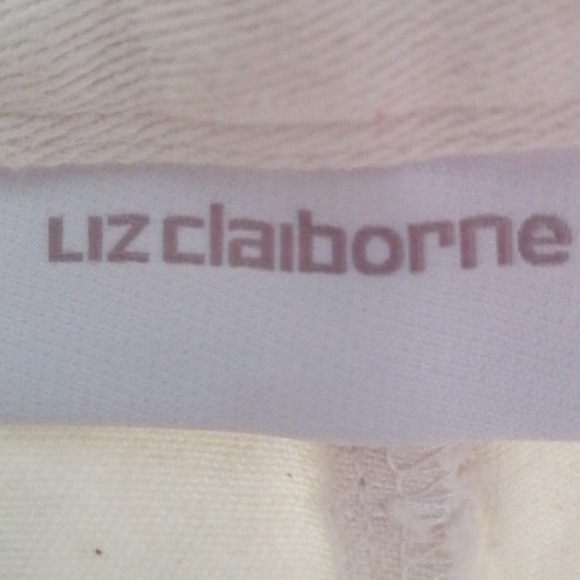 NWOT, Liz Claiborne Jean  style capris, Size 4 - Picture 7 of 7